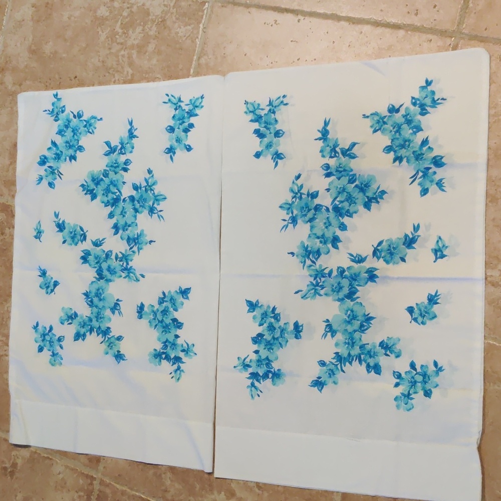 Vintage pillow cases standard pair
